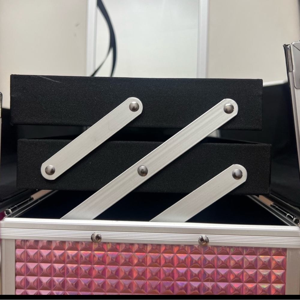 Pink makeup to go box !
